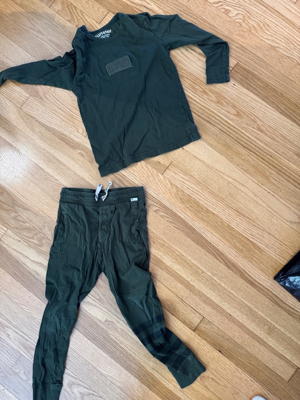 Munster- kids hunter green cotton set. Supper comfortable.